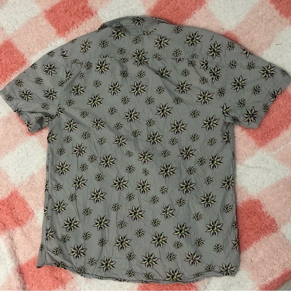 Volcom Button Down - Picture 4 of 4